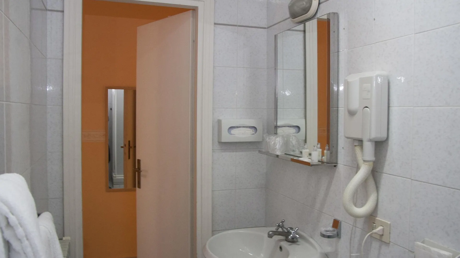 *** Guest house Casa La Salle - Roma Vaticano Italy