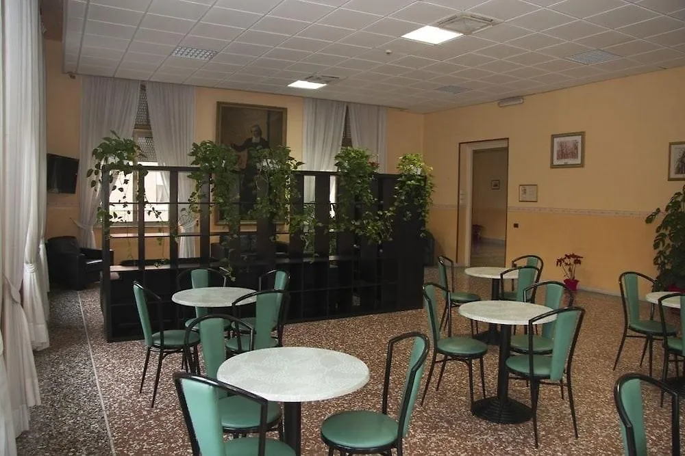 Casa La Salle - Roma Vaticano 3*, Rome